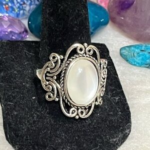 Elegant Silver Women's Ring with White Stone
